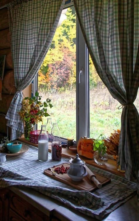 Cottage Core Room, Cottage Core House, Cottage Aesthetic, Casa Country, Dekorasi Kamar Tidur, House Window, Cottage In The Woods, Cottage Life, Window View