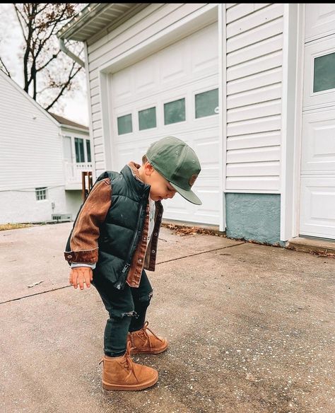 Toddler School Outfits Boy, Neutral Mens Outfits Family Photos, Boy Toddler Winter Outfits, Baby Boy Autumn Outfits, Fall Outfits Baby Boy, Toddler Autumn Outfits Boy, Toddler Boy Autumn Outfits, Toddler Boy School Outfits, Baby Boy Fall Outfits 6 Months