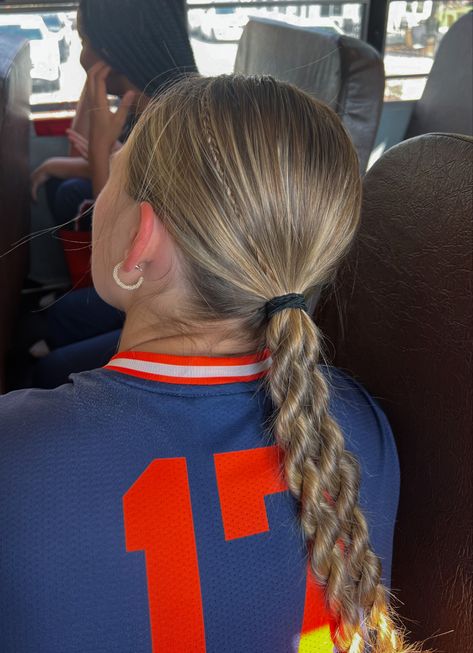 Cute Gym Hairstyles, Workout Hairstyles For Long Hair, Hairstyles Softball, Easy Gym Hairstyles, Am Workout, Tennis Hairstyles, Tennis Hair, Cute Volleyball Hairstyles, Sports Hairstyle