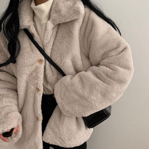 Winter Clothes Korean Style, Aesthetic Winter Coat, Plush Outfit, Plush Clothes, Korean Coat, Korean Jacket, Korean Style Winter, Korean Winter Outfits, Lamb Plush