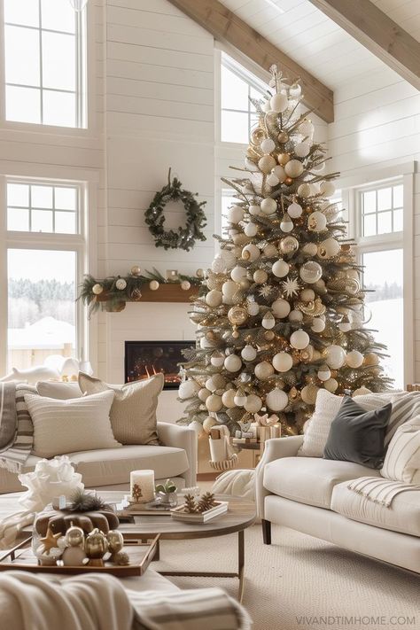 Neutral aesthetic Christmas Tree decor ideas Neutral Frosted Christmas Tree, Neutral Decor Christmas Tree, Cream White And Gold Christmas Tree, Beige And White Christmas Decorations, Neitral Christmas Tree, White And Neutral Christmas Decor, Cream Christmas Decor Ideas, Greige Christmas Decor, Minimal Neutral Christmas Tree