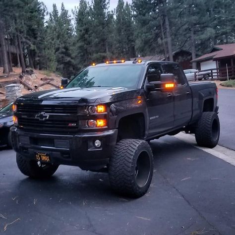 Dodge Diesel Trucks, Jacked Up Truck, Chevy Duramax, Pickup Truck Accessories, Trucks Lifted Diesel, Chevrolet Silverado 2500hd, Black Truck, Duramax Diesel, Custom Chevy Trucks