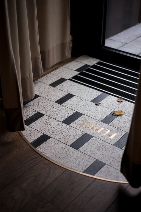 kroniki • Fedde bistro Gdynia on Behance Restaurant Floor Design, Pattern Interior Design, Floor Pattern Design, Marble Floor Pattern, Art Deco Floor, Marble Flooring Design, Entry Tile, Pattern Interior, Restaurant Flooring