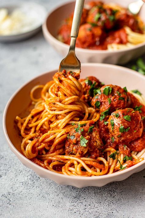 The best recipe for spaghetti and meatballs: I'm spilling all of my tips and tricks to making a tender meatball for an ultra satisfying and comforting meal. meatballs #easydinnerrecipe #dinnerideas #groundbeefrecipes #familyfriendly #familydinneridea Meatball Dishes, Yummy Comfort Food, Spaghetti And Meatballs, Spaghetti Recipes, Meatball Recipes, Classic Food, Food Obsession, Food Menu, Food Cravings