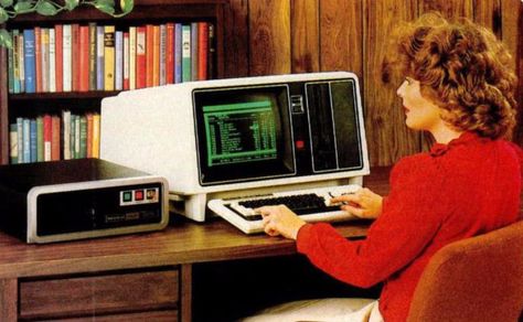 Here's a stack of images of women at computers in the 1980s. As you might have guessed, most are secretaries doing glamorless data entry fo... 1960s Computer, 1980 Computer, Computer Pose Reference, 1970s Computer, 70s Computer, Person On Computer, 1980s Computer, Computer Y2k, Computer On Desk