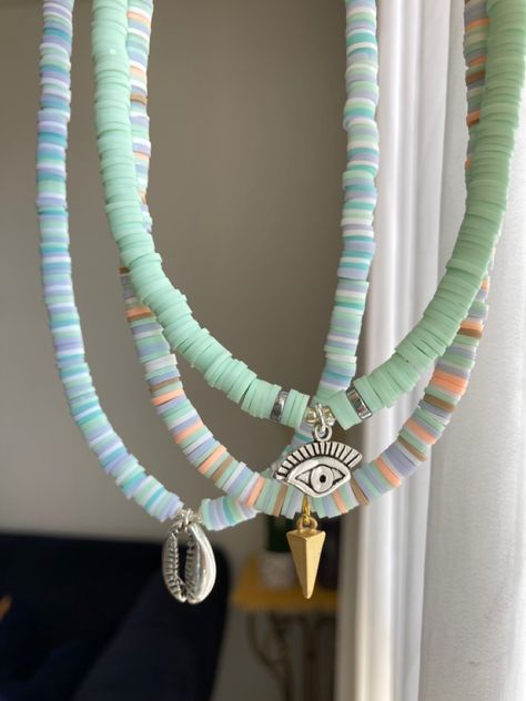 Jewelry fashion moda joyería necklaces قلادات متدلية, Clay Bead Necklace, Preppy Jewelry, Beaded Necklace Designs, Clay Bracelet, Beaded Necklace Diy, Diy Bracelet Designs, Diy Bracelets Patterns, Beads Bracelet Design