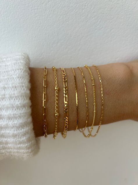 Dainty Stacked Bracelets, Danty Gold Bracelet, Gold Bracelets For Women’s, Prom Bracelets Gold, Gold Minimalist Bracelet, Pretty Gold Bracelet, Jewelry Aesthetic Minimalist, Womens Gold Jewelry, Small Gold Bracelet