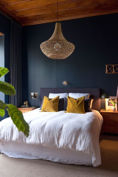 Blue Feature Wall Bedroom, Dark Blue Rooms, Navy Bedrooms, Dark Blue Bedrooms, Blue Bedroom Walls, Navy Blue Bedrooms, Blue Accent Walls, Dark Blue Walls, Bedroom Colour Palette