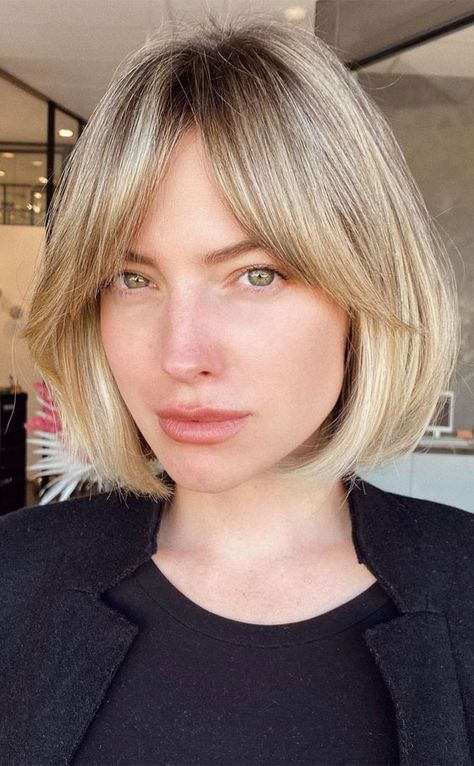 3. Curtain bang with classic bob There are many different ways to wear curtain bangs, it’s actually a great style to pair with the... Bob Haircut With Bangs, Short Bob Haircuts, Blonde Bobs, Short Hair With Bangs, Curtain Bangs, Hair Dos, Bobs Haircuts, Hair Day, Hairstyles With Bangs