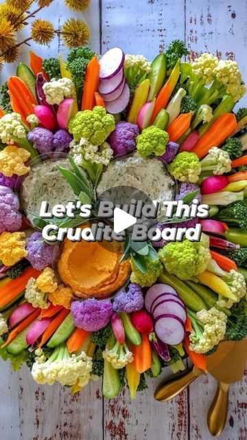 Courtney Poddig Cheeseboard & Charcuterie Tutorials on Instagram: "DOUBLE TAP if you need this board 💜💜 I know I sure do 🙋 SAVE 🎀 for later 🎀 SHARE with a veggie lover 🥰 FOLLOW for more board ideas 💡💕 #veggieplatter #vegetarian #vegetables #platter #plattergoals #foodinspiration #foodinspo #charcuterieboard #foodart #igreels #crudite #crudités" Vegetable Platter Ideas Parties, Vegetable Trays Ideas Parties, Veggie Trays Ideas Vegetable Platters, Veggies Platter, Vegetables Platter, Fruit Platter Ideas Party, Vegetable And Fruit Tray, Charcuterie Party, Crudite Platter