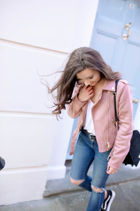 Pink Primark Suede Jacket Pink Leather Jacket Outfit, Pink Jacket Outfit, Jean Rose, Pink Leather Jacket, Look Rose, Leather Jacket Outfits, Pink Jacket, Mode Inspo, Outfits Casuales