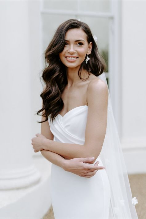 Beautiful Lilah 💗
Creative Director: @clairedomonteweddings
Photography: @chloeelyphotography
Accessories: @viviembellishbridal Bridal Hair Down Behind One Ear, High Placed Veil, Voluminous Curls Wedding Hair, Bridal Hair Down Strapless Dress, Romantic Wedding Hair Brunette, Bridal Hair Behind One Ear, Ethereal Hair Wedding, Wedding Hair Down Loose Curls, Wedding Strapless Dress Hairstyles