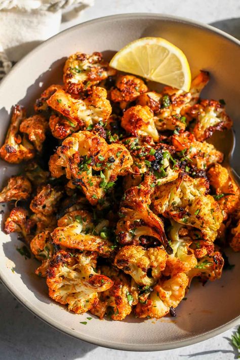 The very best Garlic-Parmesan Roasted Cauliflower recipe that pairs well with ANY entree or protein. Minimal ingredients yet with big flavor, this roasted cauliflower will impress even the biggest veggie skeptics. via @https://www.pinterest.com/jamievespa/ Roasted Cauliflower Recipe, Parmesan Roasted Cauliflower, Roasted Cauliflower Recipes, Cauliflower Dishes, Roasted Vegetable Recipes, Cauliflower Recipe, Veggie Side Dishes, Garlic Parmesan, Cauliflower Recipes