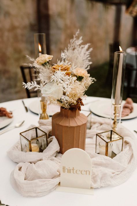 Boho wedding reception table Click pin to see more from this Central Florida Wedding Orange Blossom Bride | Orlando Wedding #orlandowedding #bohowedding Round Wedding Tables Boho, Modern Boho Table Decor, Simple Pampas Grass Wedding, Boho Chic Wedding Centerpieces Round Table, Circle Wedding Table Decor Boho, Boho Centerpieces Wedding Simple, Boho Glam Centerpieces, Boho Candles Wedding, Round Boho Table Decor