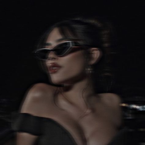 #madisonbeer #showedme #musicvideo #mv #icons #pfp #aesthetic #90s #darkaesthetics #darkcore #dark #black #iconicgirl #iconic #badbitch #sunglasses #girl Madison Beer Pfp Aesthetic, Women Icons Aesthetic, Madison Beer Dark Aesthetic, Madison Beer Aesthetic Icon, Madison Beer Icons Aesthetic, 90s Aesthetic Pfp, 90s Pfp Aesthetic, Pfp Dark Feminine Aesthetic, Madisonbeer Aesthetic