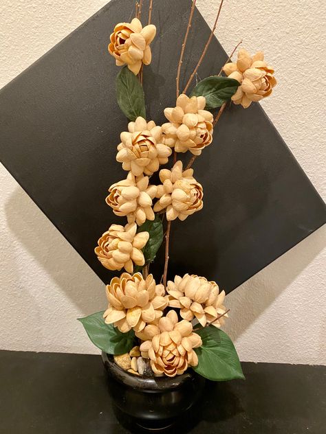 Pistachio Shells Art Ideas, Craft Ideas From Pista Shell, Pista Decoration Ideas, Art From Pista Shell, Pistachio Shell Diy, Pista Shells Craft, Pistachio Shell Flowers, Pistachio Shells Diy Wall Art, Pista Art Pistachio Shells