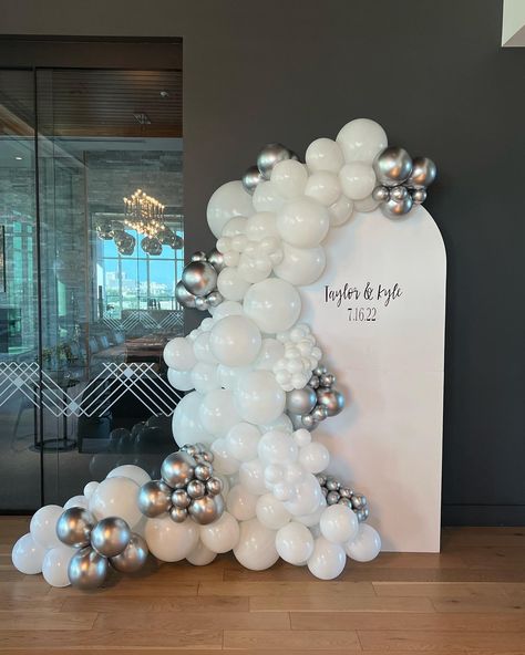 Balloon Garland Wedding Backdrop, Gray And White Balloon Garland, Black White Silver Bridal Shower Ideas, Birthday Decorations White And Silver, All White Balloon Decor, Silver And White Balloons Decoration, Diamond Balloon Garland, White Birthday Decorations Party Ideas, White Bridal Shower Balloon Arch