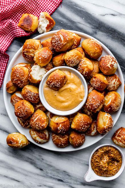 Super Pretzel Bavarian Soft Pretzel Bites - 525/Case Diy Pretzel Bites, Soft Pretzel Bites Recipe, Pretzel Bites Recipe, Gourmet Granola, Bavarian Pretzel, Soft Pretzel Bites, Healthy Prepared Meals, Pretzel Bites Recipes, Brunch Burger