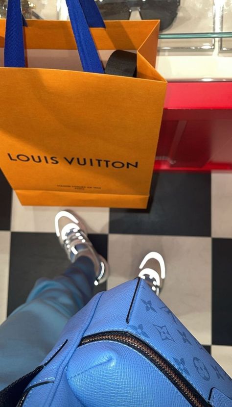 Louis Vuitton, Lifestyle, Blue, Black