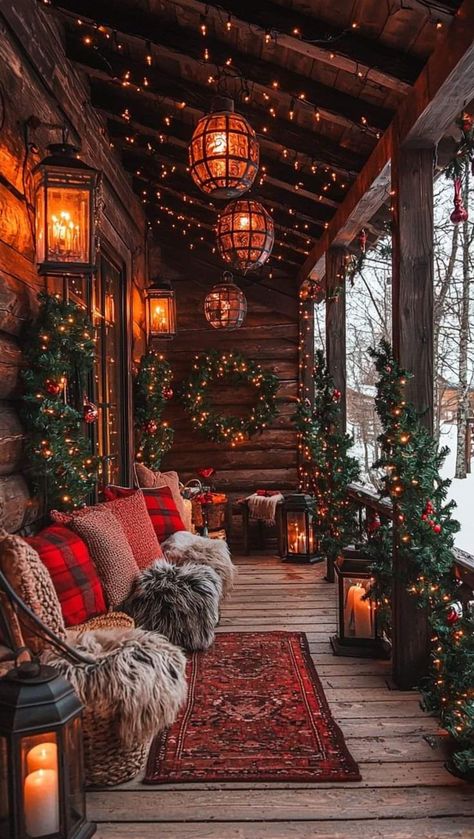 New England Christmas Exterior, Christmas Magic Decorations, Log Cabin Christmas Decor Porches, Log Home Christmas Decor, Vintage Cozy Christmas, Cozy Christmas Interior, Christmas Cosy Aesthetic, Cool Christmas Aesthetic, Log Cabin Front Porch Christmas Decor