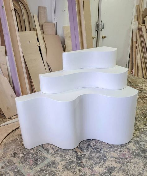 Round Display Stand, Retail Table Display, Creative Retail Display, Wedding Dessert Display, Desert Tables, Dessert Display Wedding, Display Tables, Round Bar Table, Semi Gloss Paint