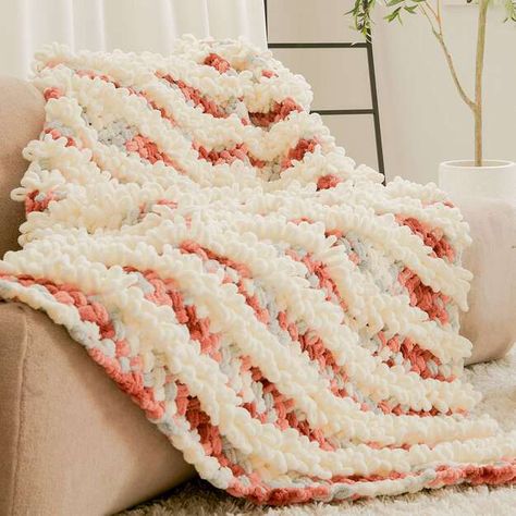 Chunky Yarn Blankets, Bernat Baby Blanket Yarn Patterns, Bernat Blanket Yarn Patterns Crochet, Vs Blanket, Bernat Blanket Yarn Patterns, Quick And Easy Crochet Blanket, Easy Crochet Blanket Patterns, Sweater Outfit Winter, Yarn Loom