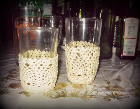 Crocheting with Cotton threads...its more fun in the Philippines!: Pinya Glass Cozy - free crochet pattern Free Crochet Cup Cozy, Crochet Jar Covers, Cup Cozy Pattern, Glass Accessories, Crochet Cup Cozy, Cozy Pattern, Crochet Doily Diagram, Cup Sleeves, Crochet Cozy