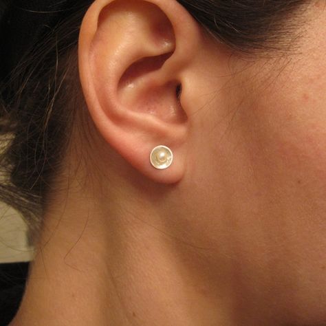 7.5mm Domed stud earring with white pearl in center sterling | Etsy Classic Pearl Earrings, Modern Silver Jewelry, Stocking Stuffers For Women, Tiny Earrings, Pearl Earring, Contemporary Classic, Pearl Set, Pearl Stud Earrings, Circle Earrings