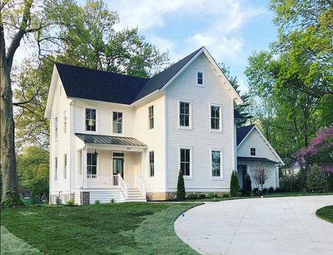 Recreating the Look of an Old Farmhouse in Kansas - Hooked on Houses White Farmhouse Exterior, Restored Farmhouse, Savvy Southern Style, Farmhouse Inspiration, Farmhouse Remodel, Old Farm Houses, White Farmhouse, Farmhouse Exterior, Old Farmhouse