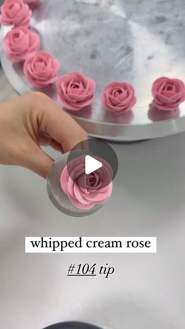 Cakes With Borders, Buttercream Flower Cake Floral Design, Making Roses With Icing, Frosting Roses On Cake, Whipped Frosting Cake Designs, Piped Roses On Cake, Roses On Cakes Buttercream, How To Make Icing Roses, Cream Flowers Cake