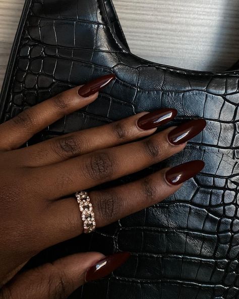 Burgundy girl for life. Red Brown Nail Color, Burgundy And Chrome Nails, Burgundy Girl Aesthetic, Burgundy Nails Black Women, Almond Nails Maroon, Burgundy Toe Nails, Cherry Brown Nails, Almond Nails Burgundy, Dark Maroon Nails