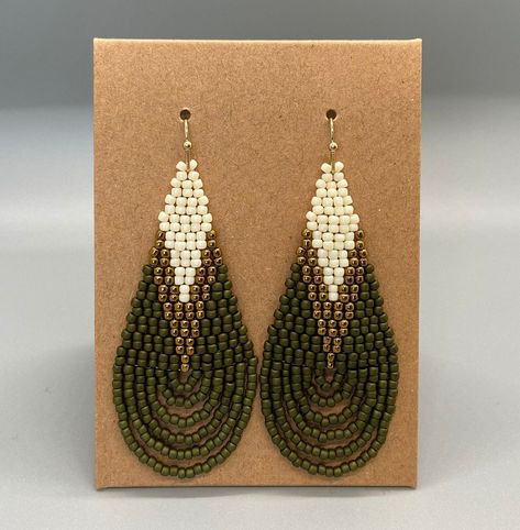 Materials:  Hand beaded using glass seed beads. Ear wires are nickel free. Handmade in Kansas :) Hexagon Seed Bead Earrings, Seed Bead Jewelry Patterns Simple, Nature Beaded Earrings, Native American Seed Bead Earrings, Seed Beaded Earrings Diy Tutorials, Seed Bead Earrings Patterns Tutorials, Seed Bead Patterns Free Earrings, Seed Bead Earring Patterns, Seed Bead Earrings Patterns