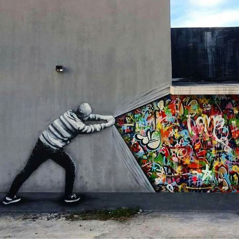 "Mostre tudo aquilo que você pode ser, se você quiser." Painting Graffiti, Sidewalk Art, Urban Street Art, 3d Street Art, Amazing Street Art, Street Graffiti, Murals Street Art, Wow Art, Chalk Art