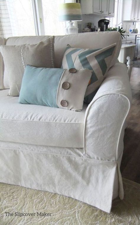 .. Diy Sofa Cover, Diy Rugs, White Couch, Reupholster Furniture, Slip Covers, Cottage Style Decor, Slip Covers Couch, Diy Sofa, Furniture Slipcovers