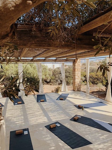 Yoga Room Design, Yoga Garden, Yoga Place, Yoga Shala, Yoga Outdoor, Yoga Studio Design, Yoga Decor, Yoga Space, Outdoor Yoga