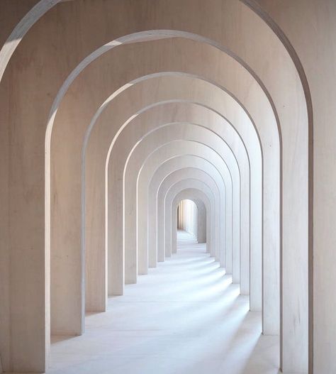 @articololighting on Instagram: “Monochromatic Mood // White  Curves and shadows by @alisonbrooksarchitects  #naturallight #arches #interiorarchitecture #architecturaldesign” Colorful Architecture, Creative Architecture, Mid Century Architecture, Principles Of Design, Minimalist Architecture, Classical Architecture, Zaha Hadid, Architecture Old, Beige Aesthetic