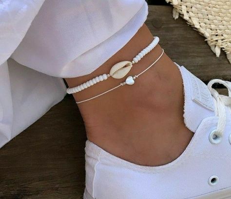 Anklet Bead Ideas, Ankle Bracelets Aesthetic, Diy Ankle Bracelets, Anklets Aesthetic, Bracelet Seashell, Woman Rings, Rings Everyday, Anklets Diy, Romance Aesthetic