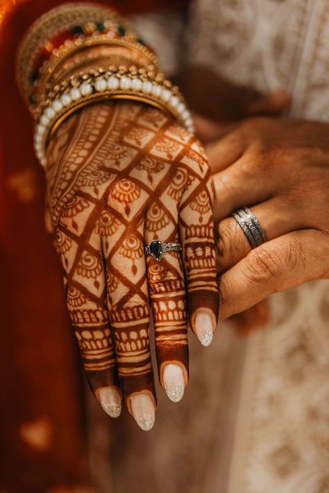 Indian Nail Designs, Nails Design Blue, Indian Wedding Nails, Engagement Indian, Indian Nail Art, Nail Palette, Ivory Nails, Beautiful Indian Wedding, Wedding Henna Designs