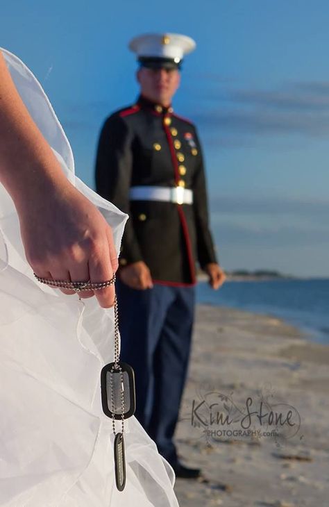 Usmc Wedding, Marine Corps Wedding, My Best Friends Wedding, Military Couples Photos, Best Friends Wedding, Army Wedding, Doctor Who Wedding, Marines Girlfriend, Marine Wedding