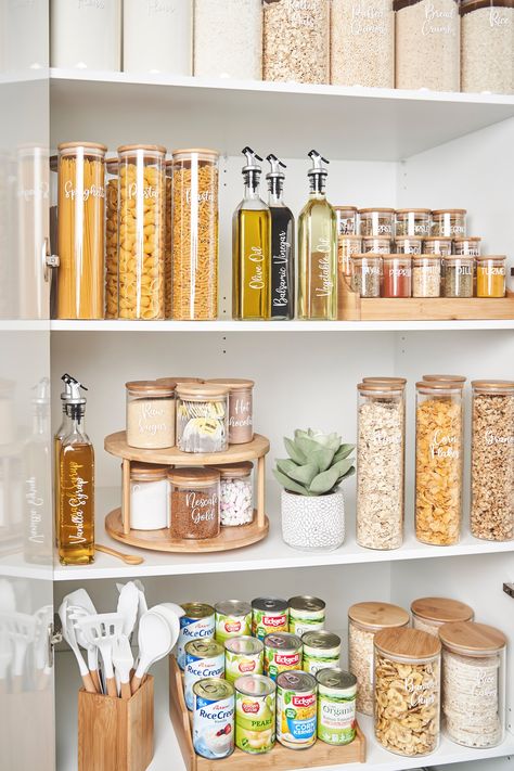 Pantry Space, Kitchen Arrangement, Kitchen Decor Collections, Pantry Organization Ideas, Kitchen Countertop Decor, Organized Pantry, Pantry Organisation, Desain Pantry, Pantry Organizers