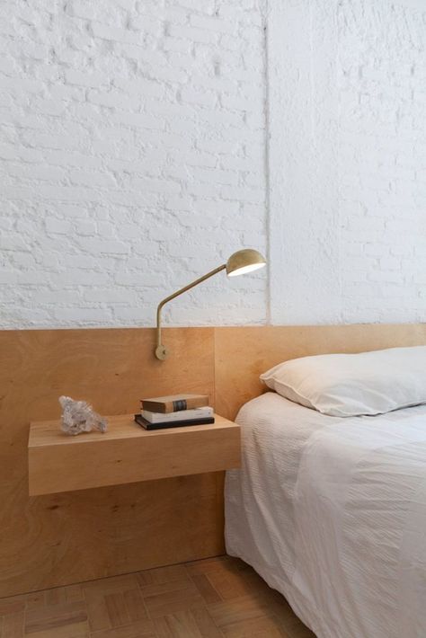 Plywood Headboard, Brick Wall Ideas, Vibe Bedroom, Design Ložnic, Nightstand Design, Interior Minimalista, Apartment Renovation, 아파트 인테리어, White Brick