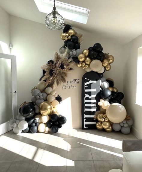 Diy Party Decorations For Adults Men, Men’s Birthday Backdrop Ideas, Men 30th Birthday Decorations, Black And Beige Balloon Garland, 30th Balloon Arch, Monochromatic Balloon Garland, 30 Bday Ideas Turning 30 For Men, Masculine Balloon Garland, 30th Backdrop Ideas