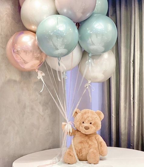 Baby Shower Decorations Neutral, Baby Gender Reveal Party Decorations, Pretty Balloons, Bear Baby Shower Theme, Idee Babyshower, Baby Shower Theme Decorations, Baby Shower Deco, Baby Balloon, Bear Hugs