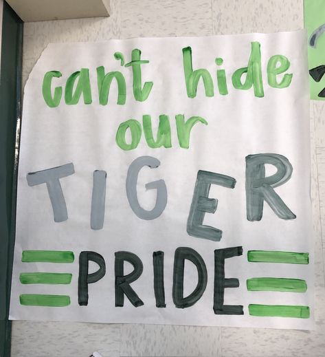 High School Pep Rally Posters, Homecoming Football Game Posters, Asb Poster Ideas Signs, Cute Football Signs For Games, Cute Cheer Posters Signs, School Pride Posters Ideas, Asb Posters Pep Rally, Senior Signs For Pep Rally, Cheer Sign Ideas For Football