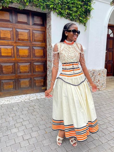 Lobola Outfits, Sepedi Traditional Dresses, Zulu Traditional Attire, Xhosa Traditional Attire, Xhosa Attire, South African Traditional Dresses, Soft Feminine Outfits, African Traditional Wear, Feminine Outfits