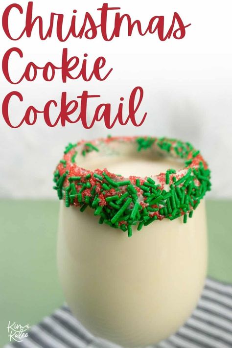 Santa is sure to love this boozy Christmas Eve drink that is both sweet and festive! Our Sugar Cookies for Santa Cocktail is great for a holiday party or movie night too! It combines Bailey's, amaretto, and vanilla vodka to create a sugar cookie flavor topped with sprinkles! Sugar Cookie Cocktail, Santa Cocktail, Xmas Drinks, Christmas Drinks Alcohol, Christmas Punch Recipes, Cocktails Recipes, Bad Santa, Cookies For Santa, Christmas Cocktail