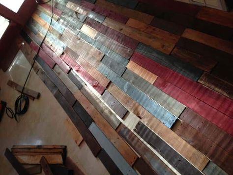 Colored Stained Wood, Pallet Wall Ideas, Diy Floors, Kitchen Cabinet Crown Molding, Faux Brick Backsplash, Recycled Wood Projects, Pallet Wood Wall, Wall Stains, Diy Pallet Wall