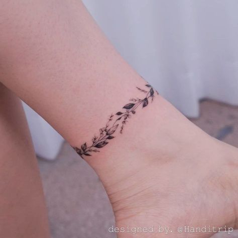 Wrap Around Ankle Tattoos, Anklet Tattoos For Women, Wrap Around Wrist Tattoos, Tato Minimal, Chain Tattoo, Ankle Bracelet Tattoo, Ankle Tattoo Designs, Ankle Tattoos For Women, Anklet Tattoos