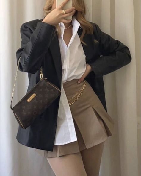 Formal Skirts, Styling Skirts, Skirt Outfits Aesthetic, Adrette Outfits, Dark Academia Outfits, Dark Academia Outfit, Academia Outfits, Simple Shoes, Looks Black