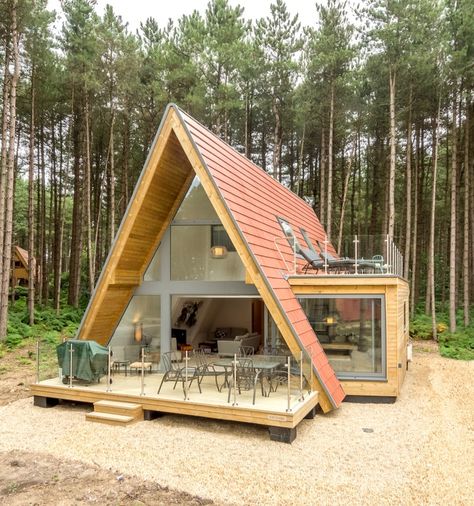 Liz's Lodge, a modern A-Frame house in Norfolk woodland Cosy Beach House, Staircase Railing Design, Diy Outdoor Furniture Plans, Above Ground Pool Decks, Farmhouse Barndominium, Staircase Railings, Outdoor Furniture Plans, Container House Plans, Modern Villa